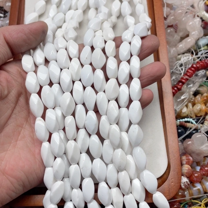 玛瑙/玉髓合金珠宝半成品一条8x16mm白玛瑙