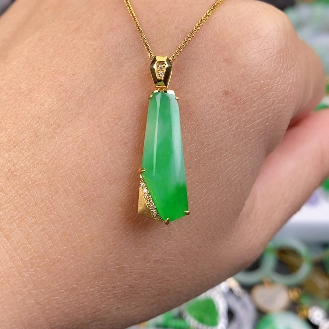 吊坠(不含链)18K金镶嵌翡翠