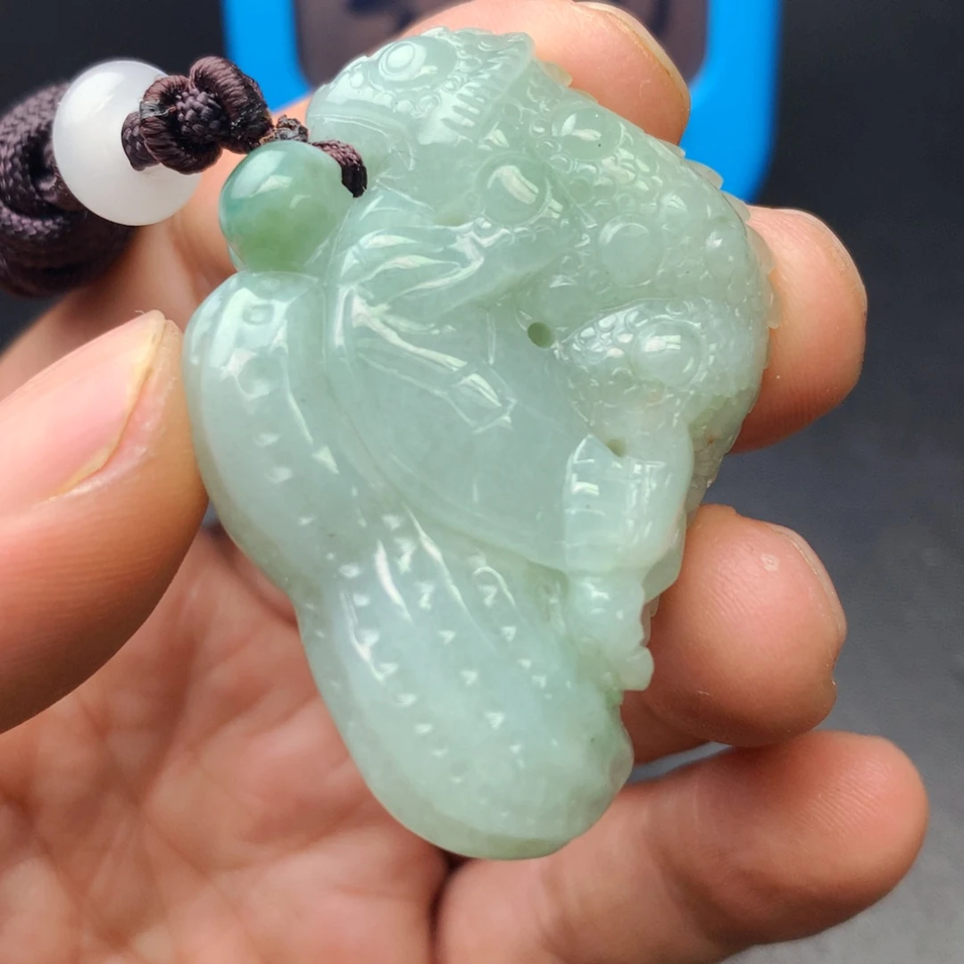 翡翠未镶嵌颈饰翡翠首饰和翡翠珠宝