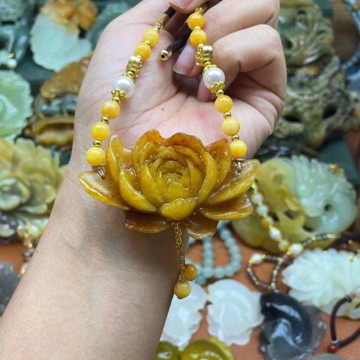 蛇纹石玉未镶嵌吊坠