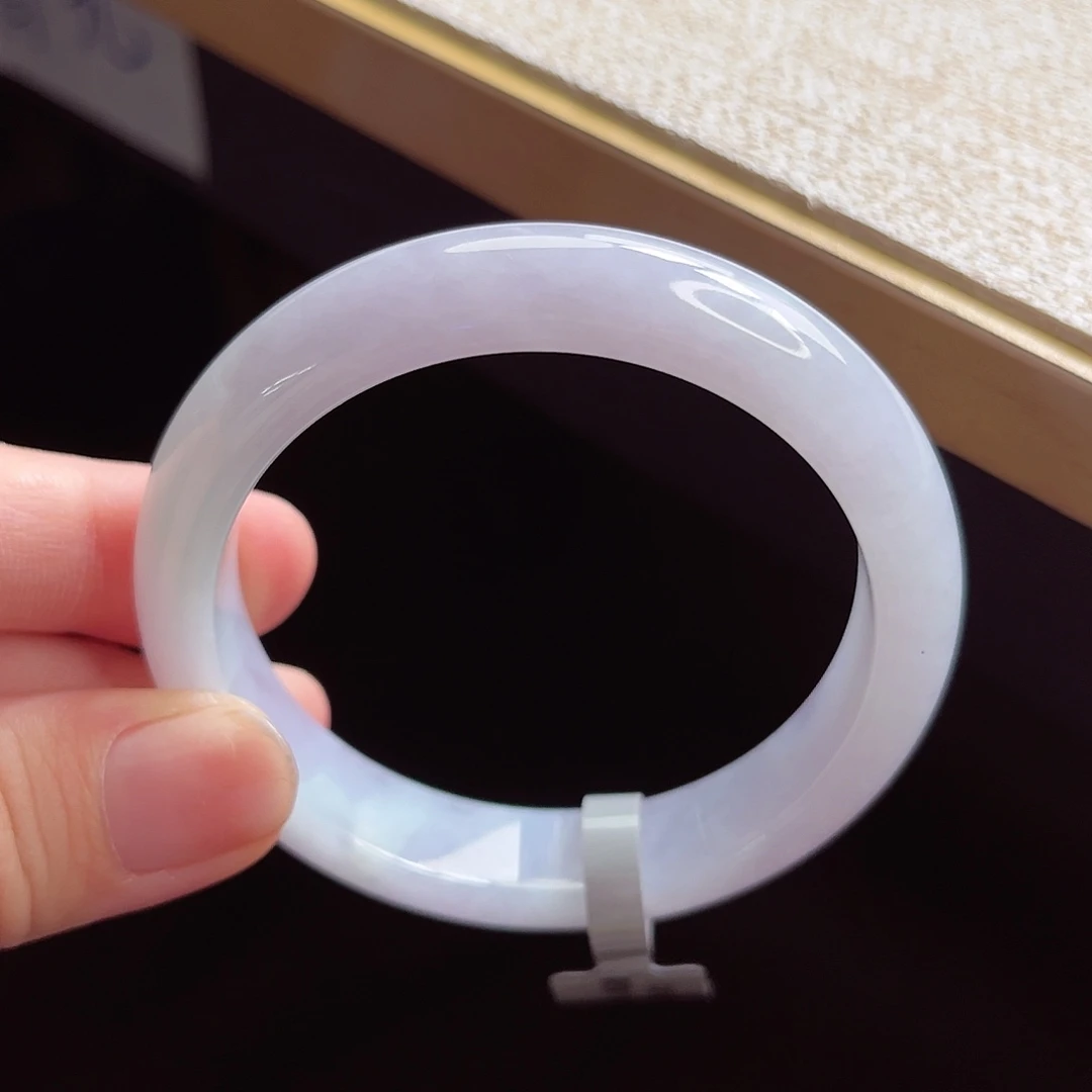 翡翠手镯未镶嵌手镯