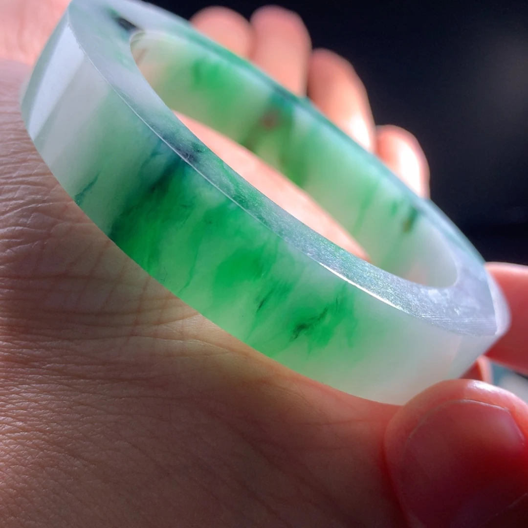 定制翡翠未镶嵌手镯