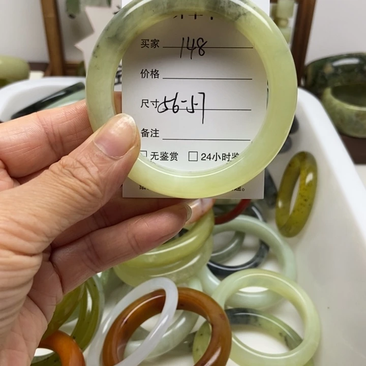 未镶嵌蛇纹石玉手镯