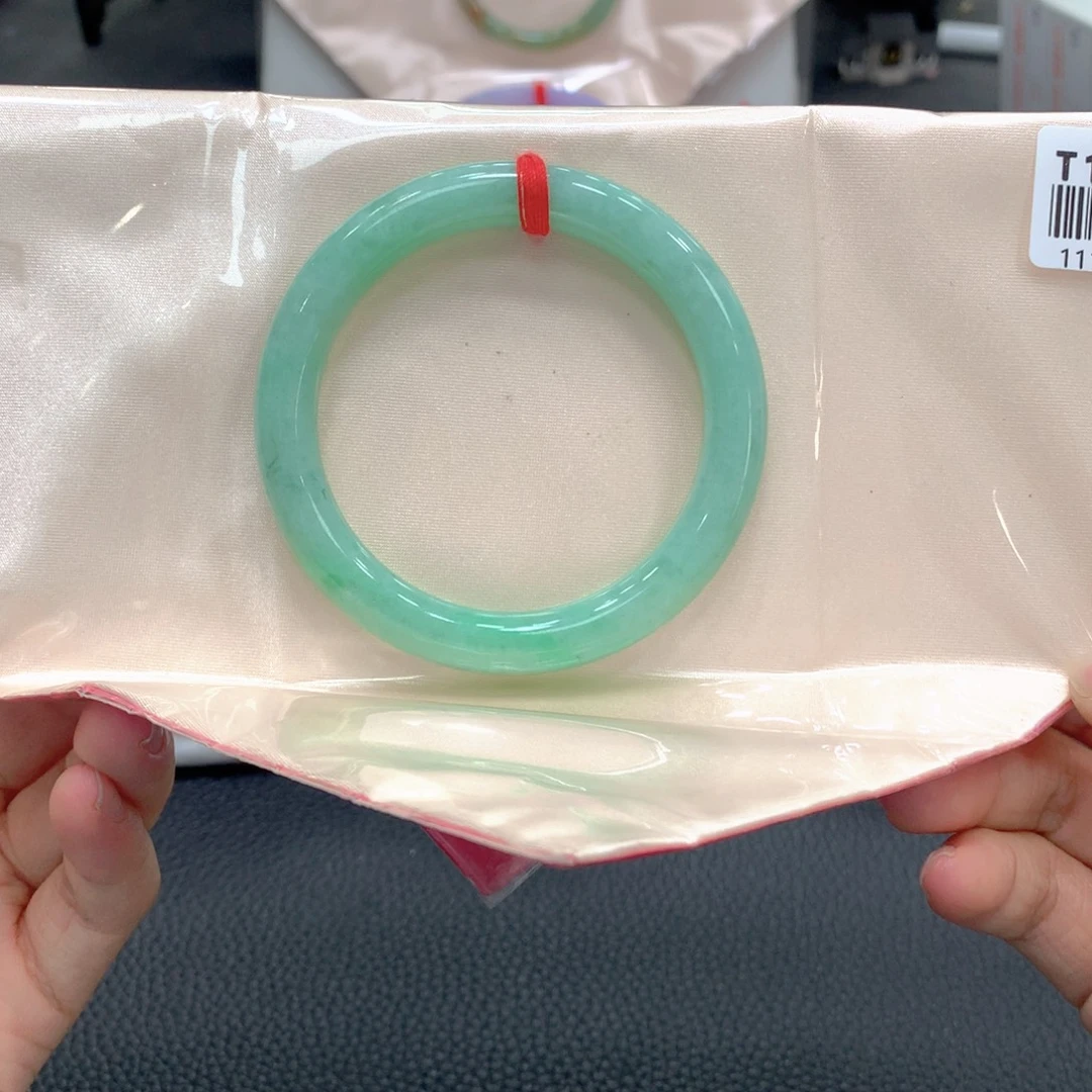 翡翠未镶嵌手镯31