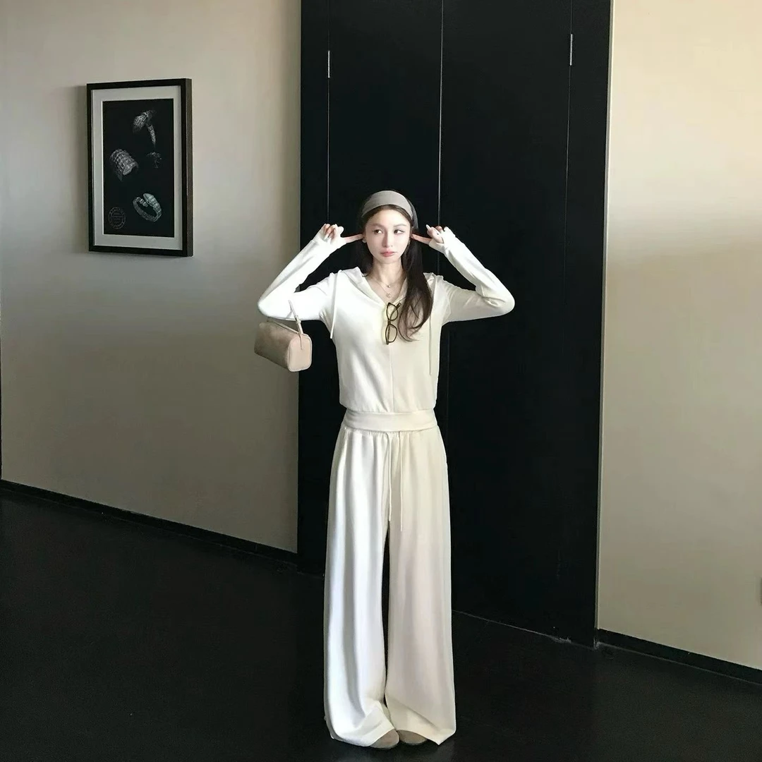 VaVa家：大码女装「白茶月光」秋冬封神万搭显瘦连帽上衣➕阔腿裤套装