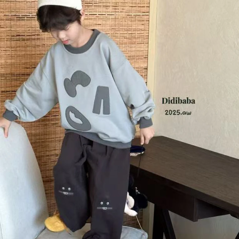 F3-8。502韩版秋款休闲时尚长袖男女童适用