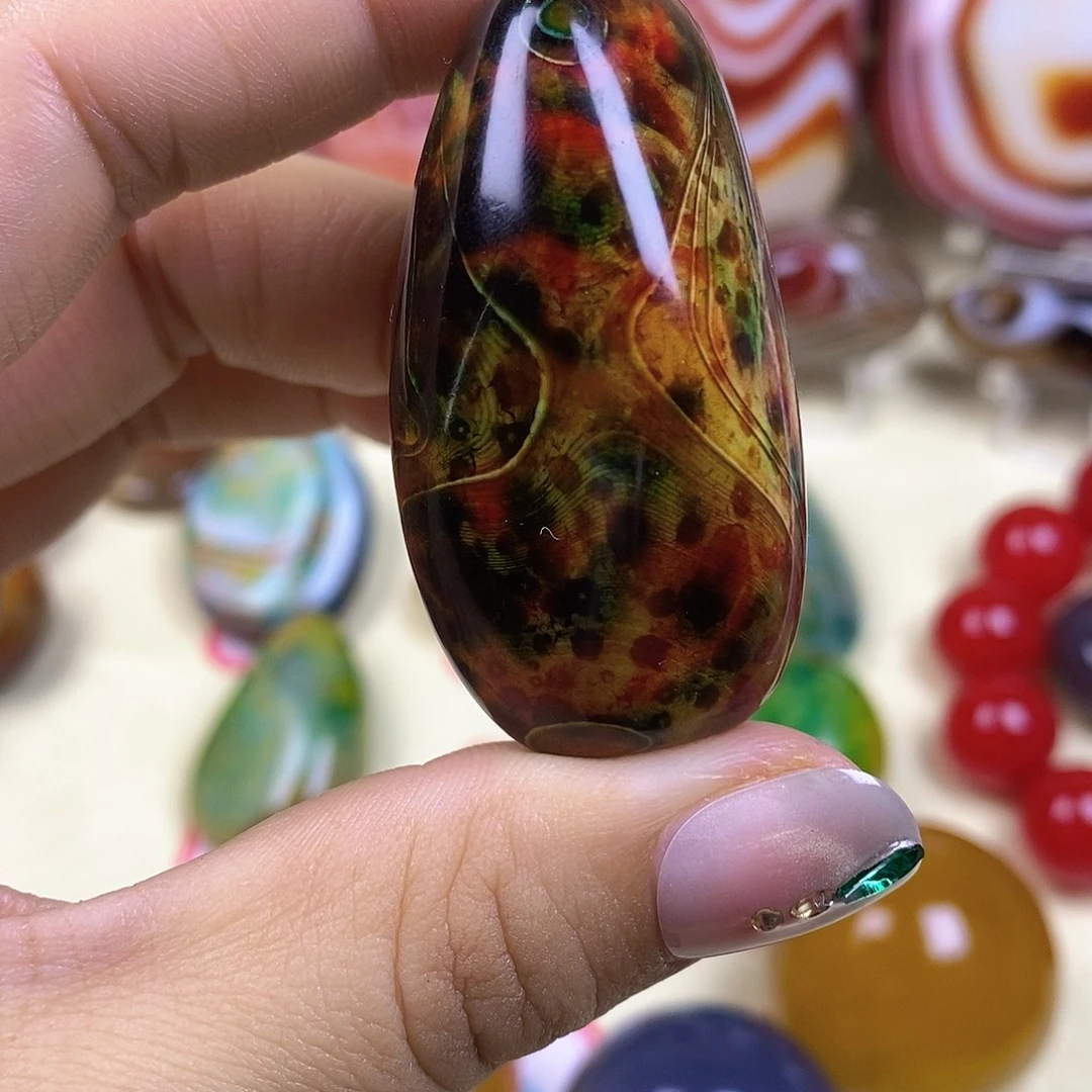 含***星玛瑙/玉髓未镶嵌珠宝半成品
