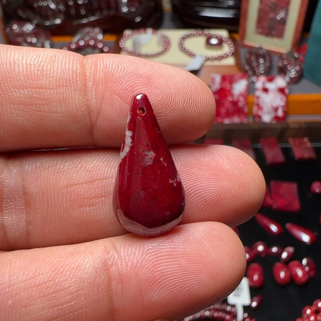 天然辰砂原矿吊坠