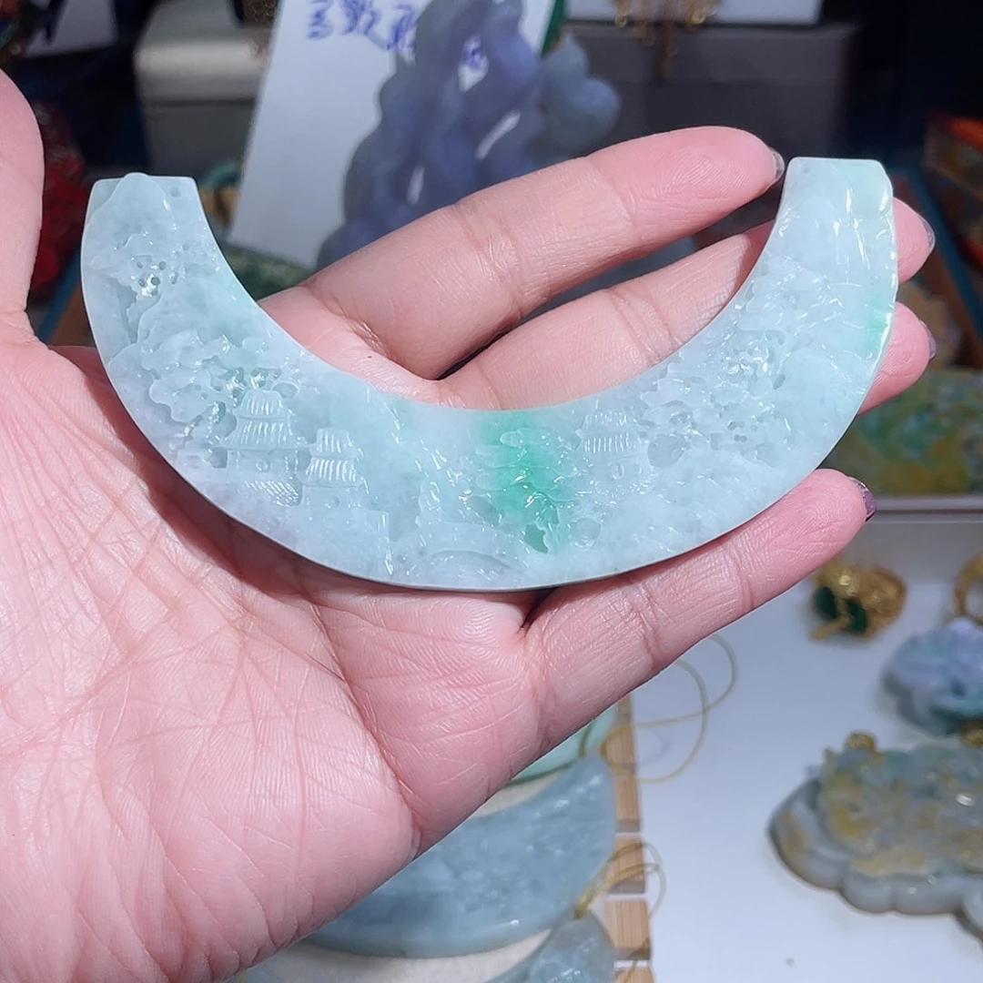 翡翠颈饰未镶嵌翡翠山水大弯弯