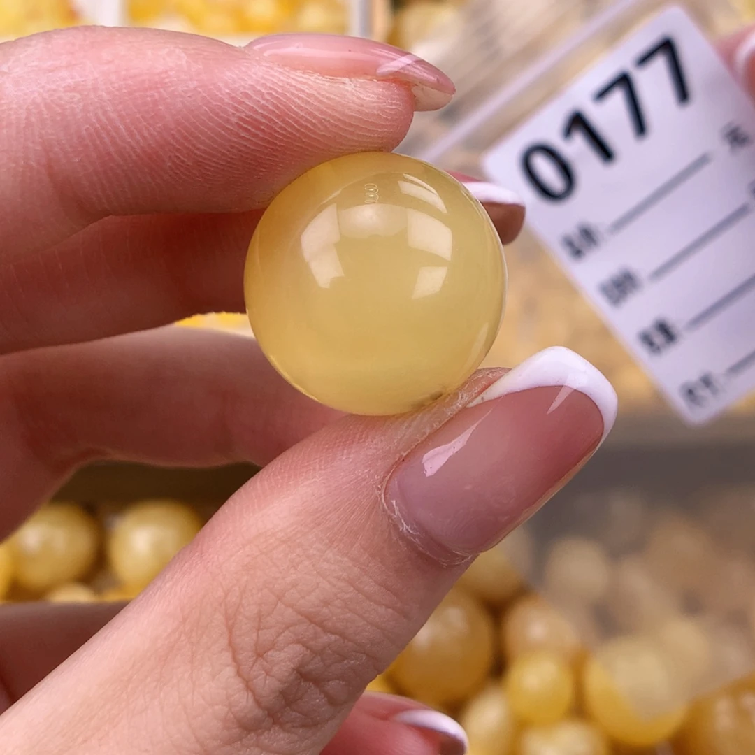 琥珀未镶嵌珠宝奇石18.8孔道植物