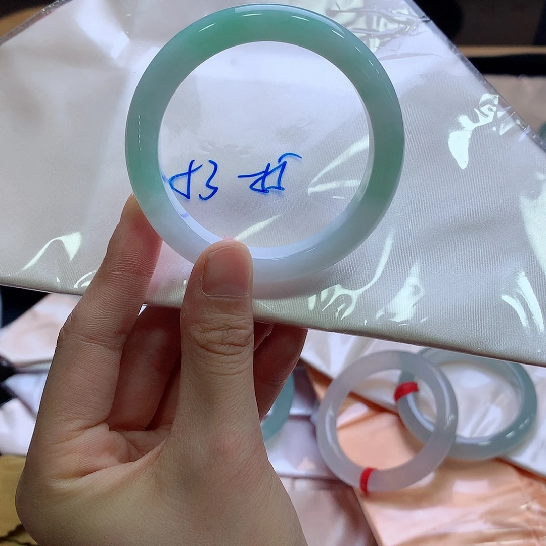 翡翠未镶嵌手镯翡翠