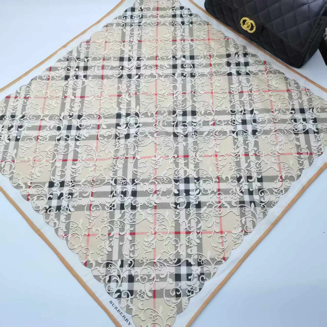 95新 BURBERRY/博柏利 海囤/巴宝莉/丝巾/yy07851