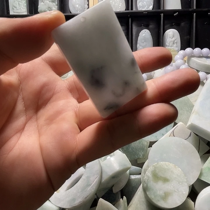 翡翠未镶嵌吊坠(不含链)翡翠牌子