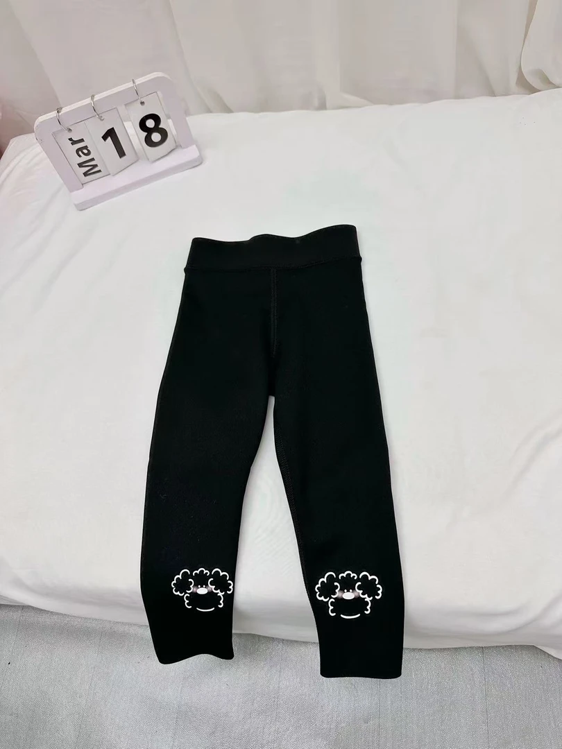 可爱图案黑色鲨鱼裤