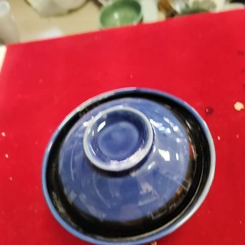 瓷片瓷片，各种摆件，均有瑕疵。沙锅！