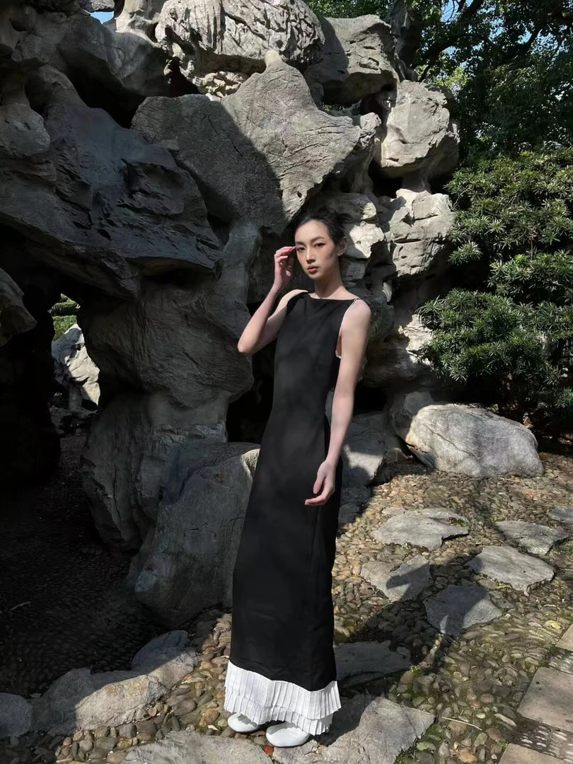 【枫糖黑巧】设计感辣妹气质撞色拼接连衣裙女夏季2025显瘦长裙子潮