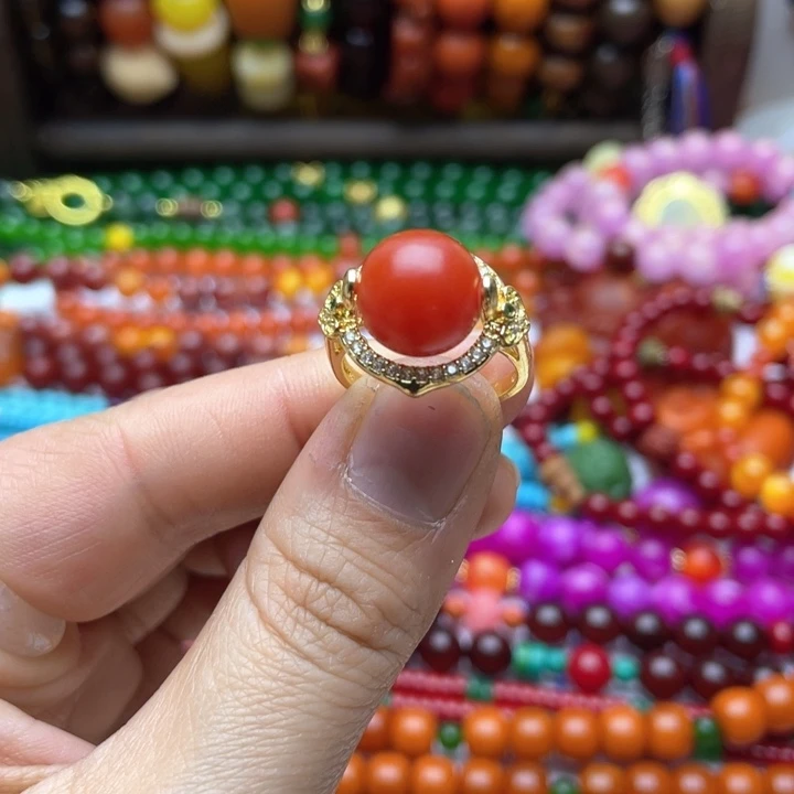 树脂制品23号红色戒指