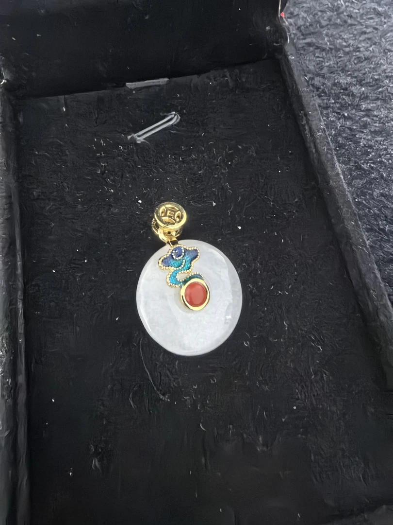 天然和田玉白冰吊坠