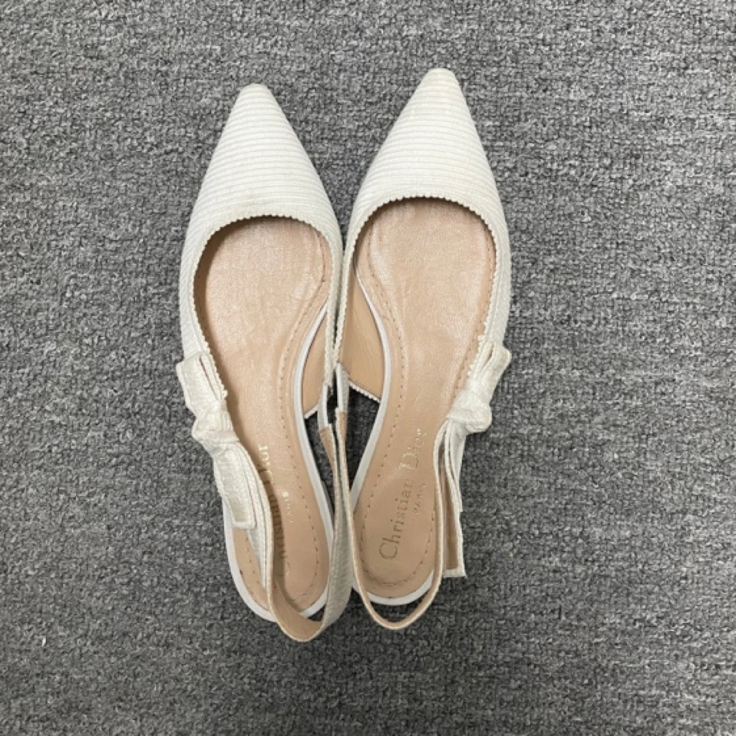 99新 DIOR/迪奥 99新/DIOR/迪奥白色平底鞋/36码