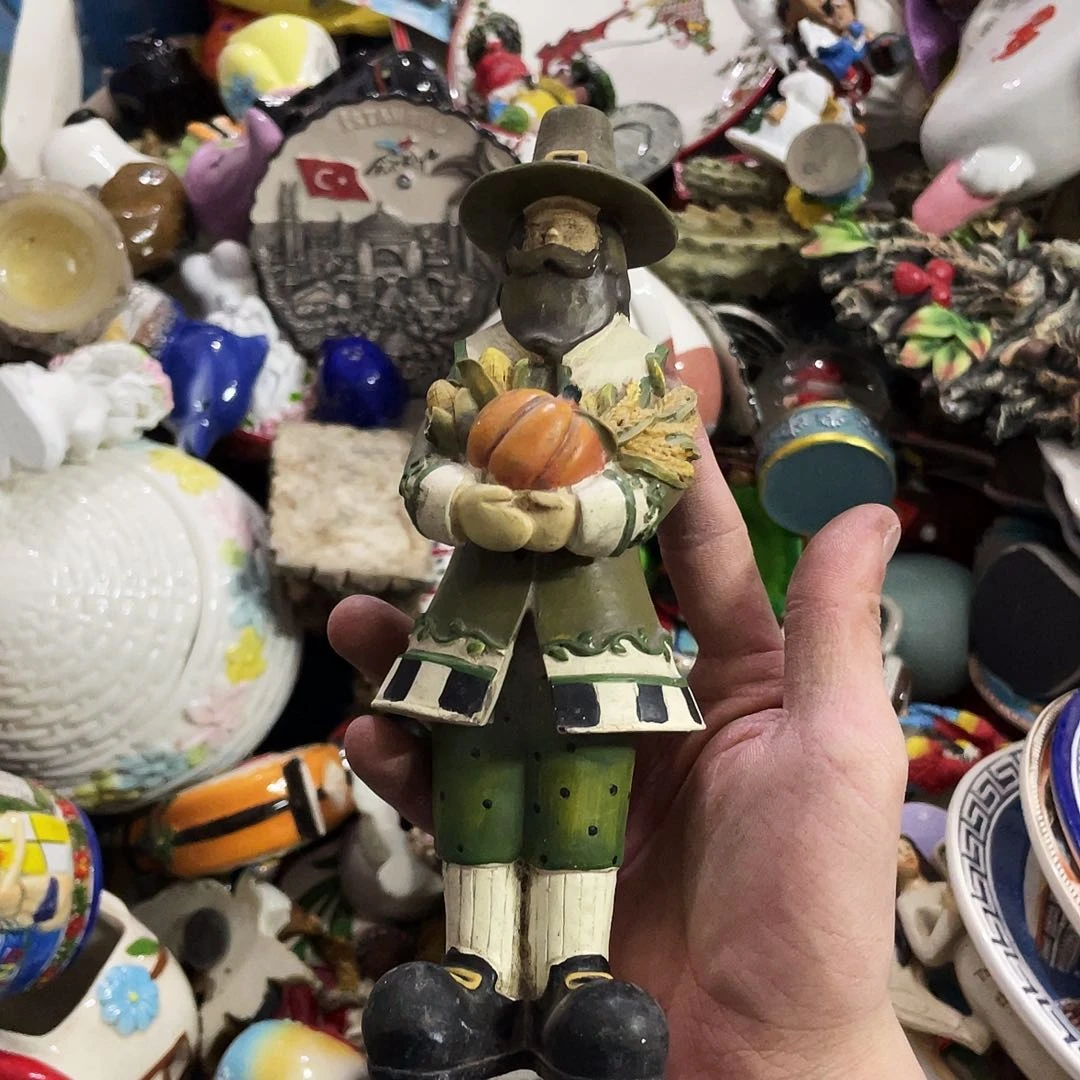 摆件        磕碰。