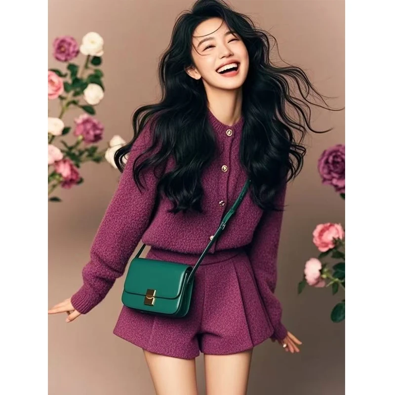 高级感2024秋冬季新款女装时尚气质洋气小众穿搭紫色上衣短裤套装