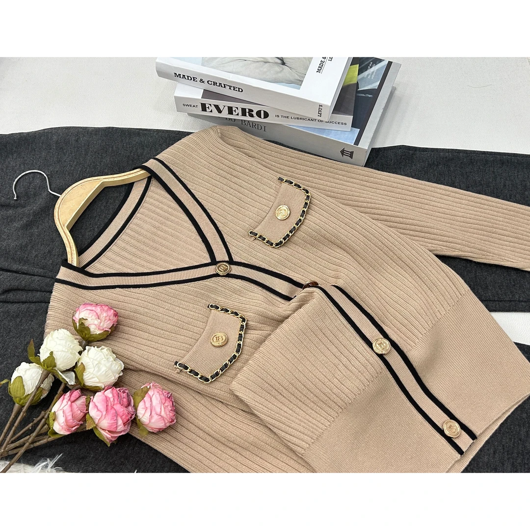 【卡其色小香】秋款高端针织长袖上衣QC2225