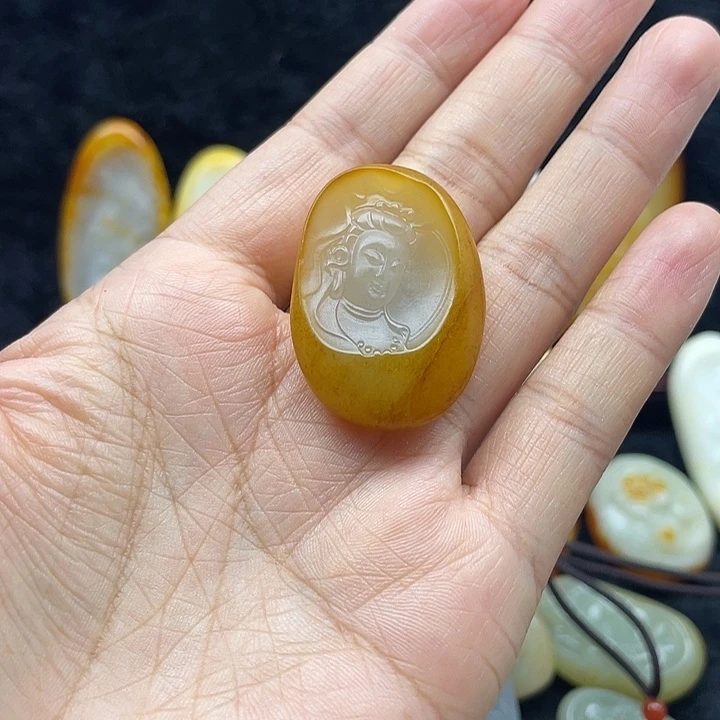 颈饰未镶嵌和田玉