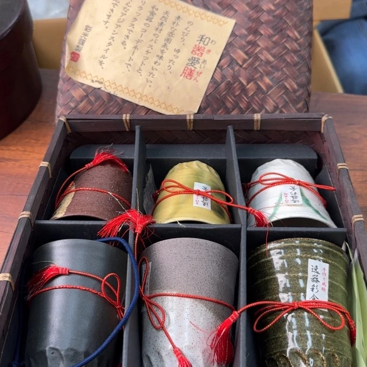 一个陶瓷物件哈哈哈哈