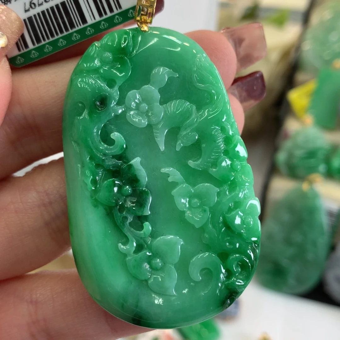 翡翠吊坠(不含链)18K金镶嵌