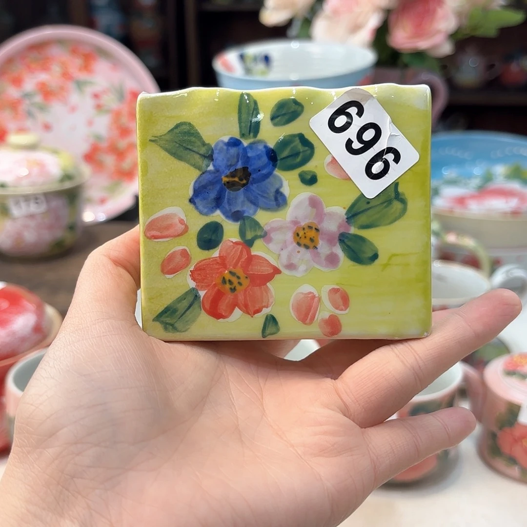 瓷片兔兔好可爱啊我