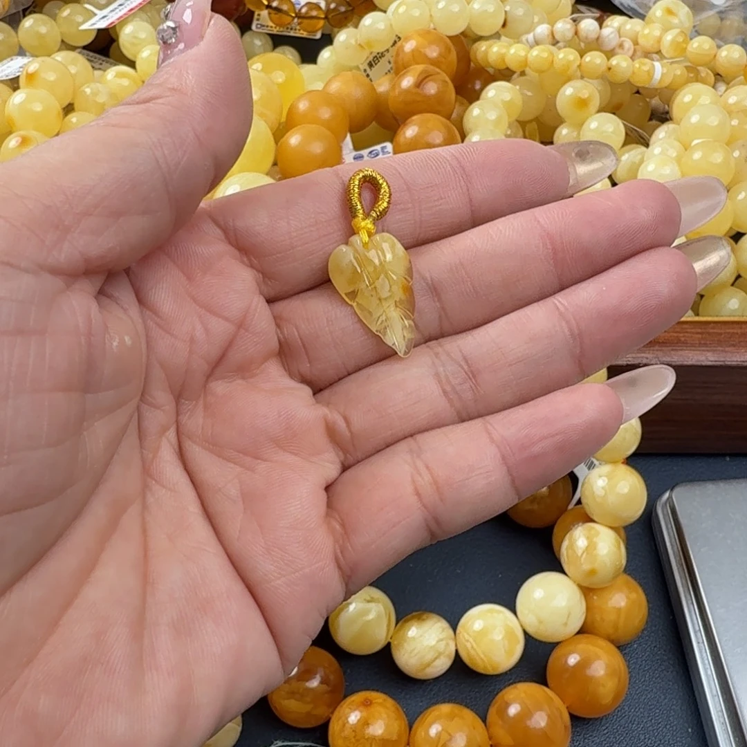 琥珀未镶嵌珠宝奇石