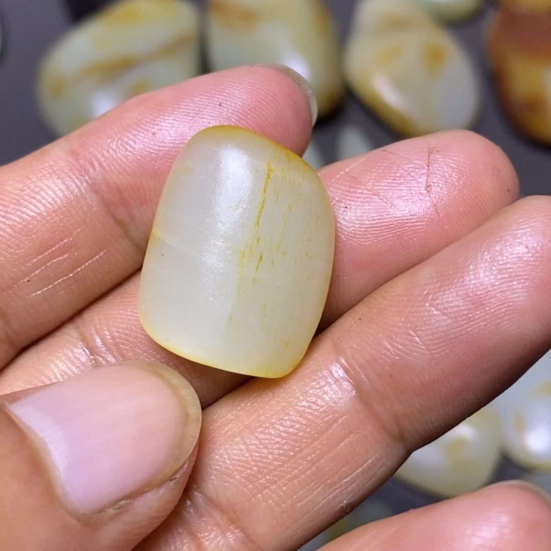 和田玉（糖玉）未镶嵌挂件