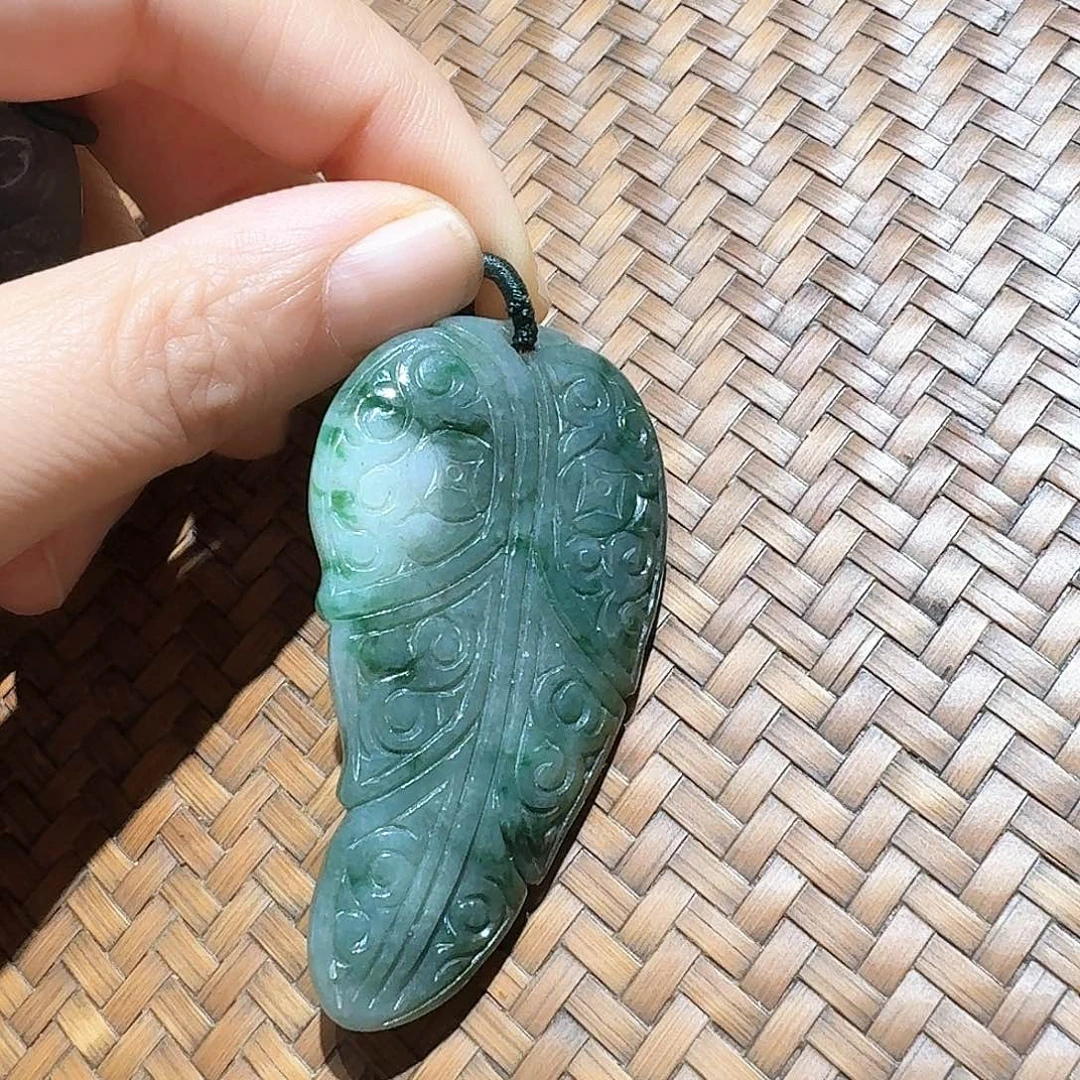 颈饰未镶嵌翡翠个性十足