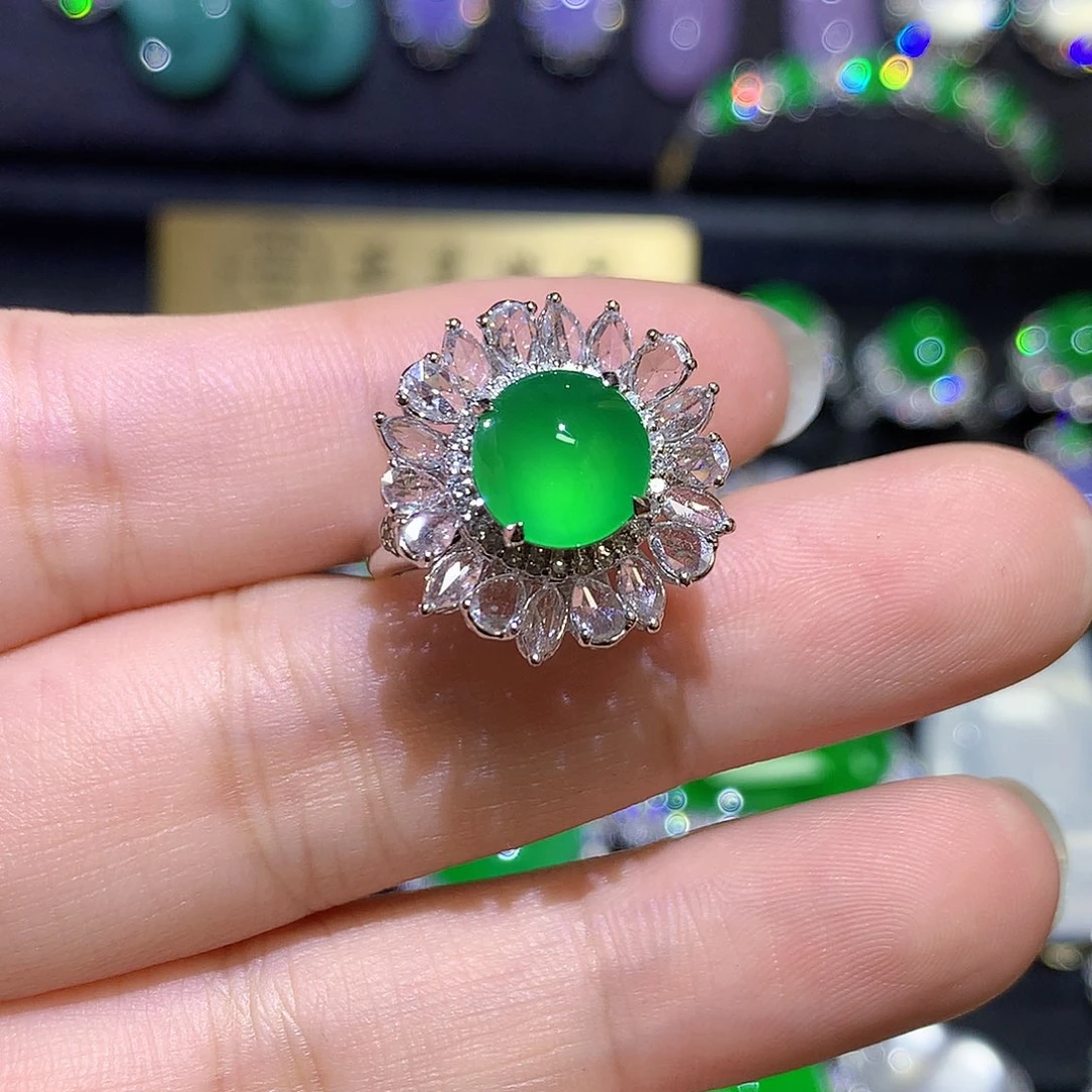 翡翠戒指18K金镶嵌高冰满绿蛋面戒指