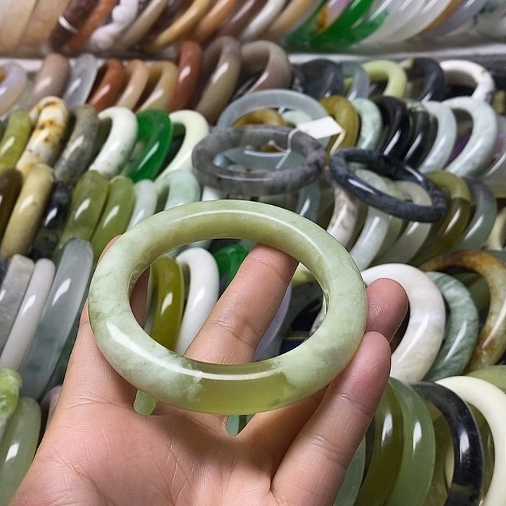 未镶嵌蛇纹石玉手镯