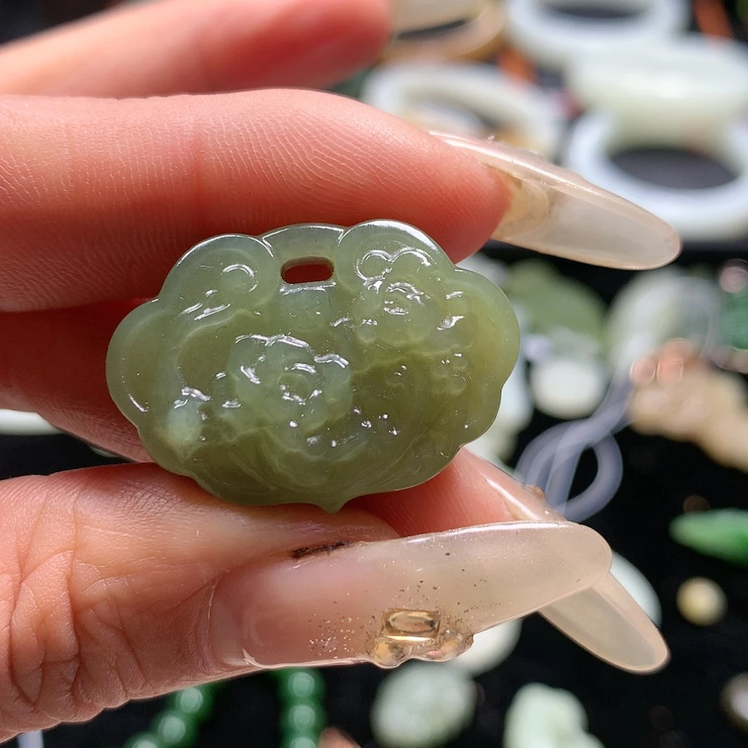 和田玉吊坠未镶嵌安*