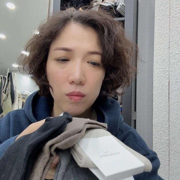 C****羊皮（革）好想和她谈一下谈人生了