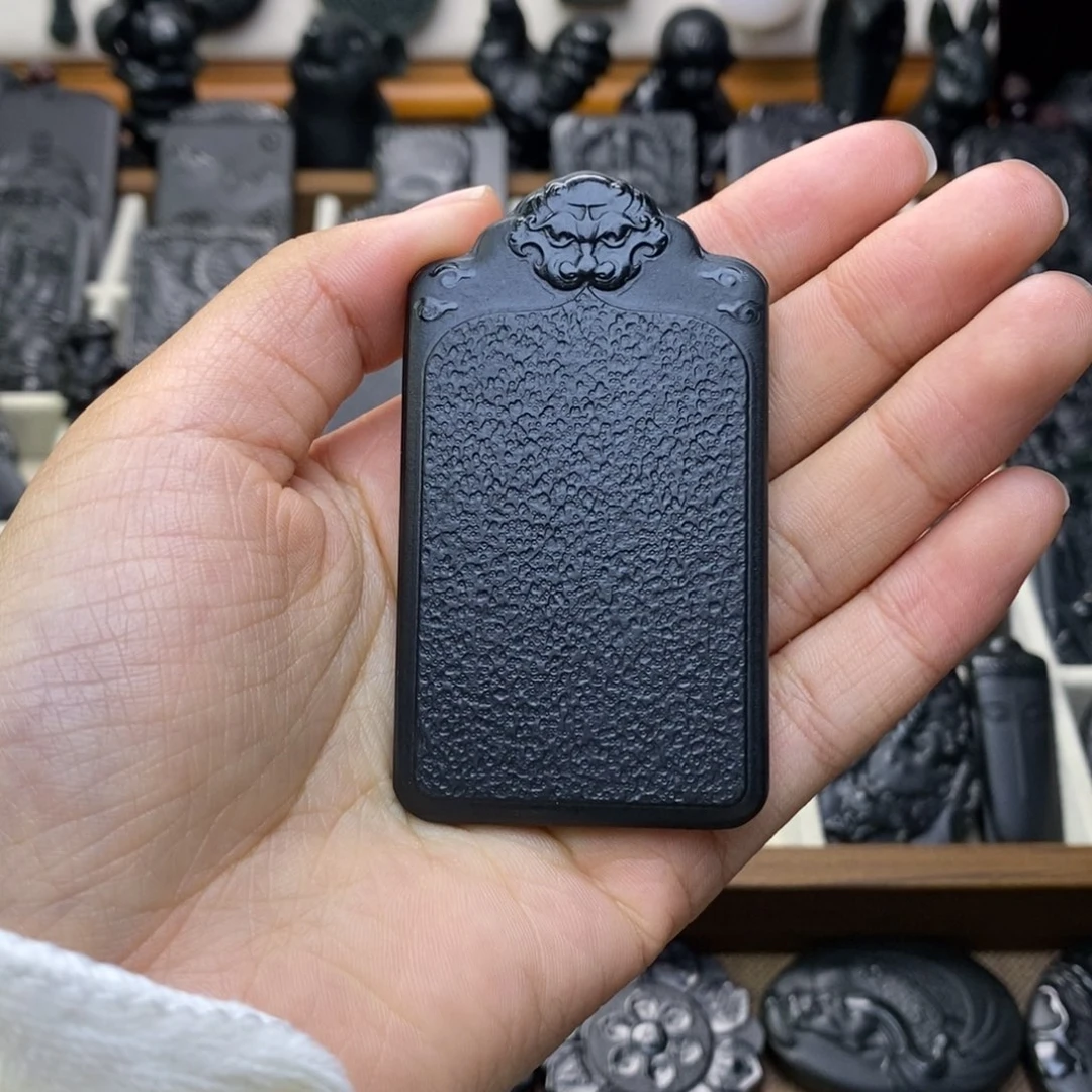 疏***月和田玉未镶嵌颈饰