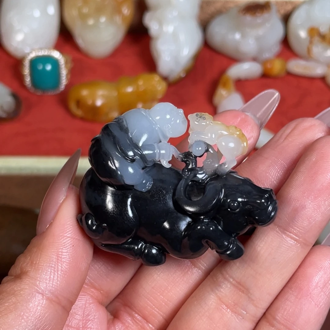 和田玉颈饰未镶嵌行**疆