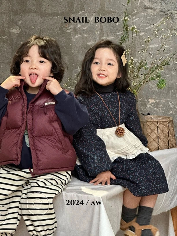 【蜗】红棕色/米白色 立领羽绒马甲 711