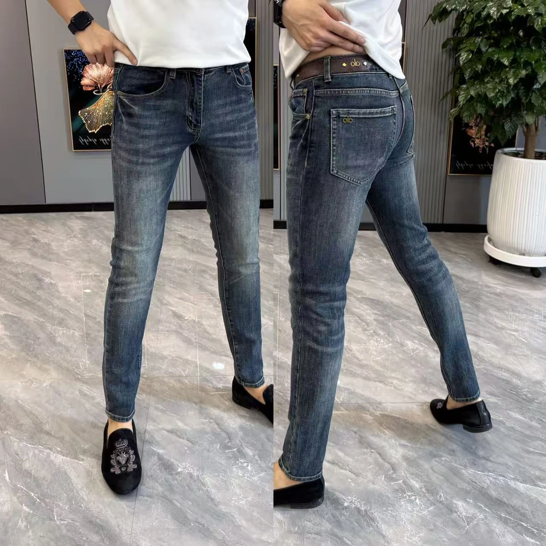 简约牛仔裤男款秋季新款裤子韩版舒适蓝色小脚裤修身显瘦长裤百搭