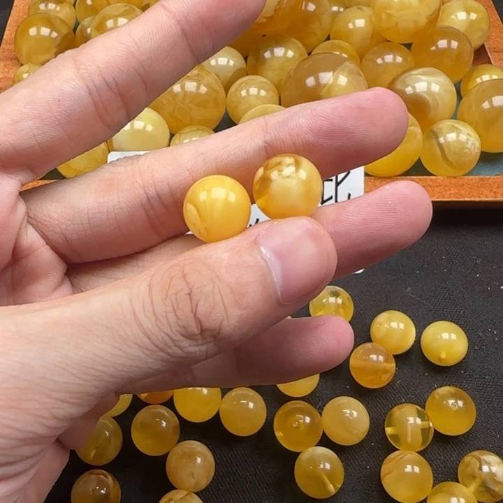 蒲***实未镶嵌蜜蜡裸石天然250