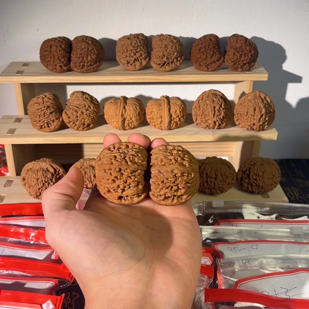 梁***~吊坠文玩核桃47南疆石