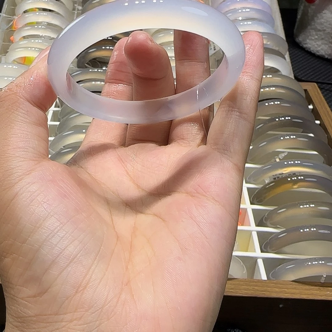 手镯玛瑙/玉髓未镶嵌56白冰