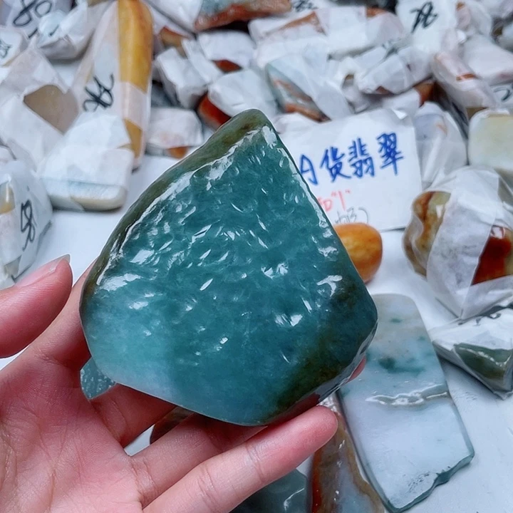 耀***颈饰未镶嵌翡翠翡翠