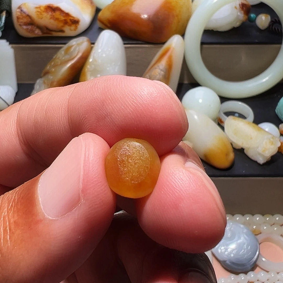 华***子和田玉未镶嵌颈饰