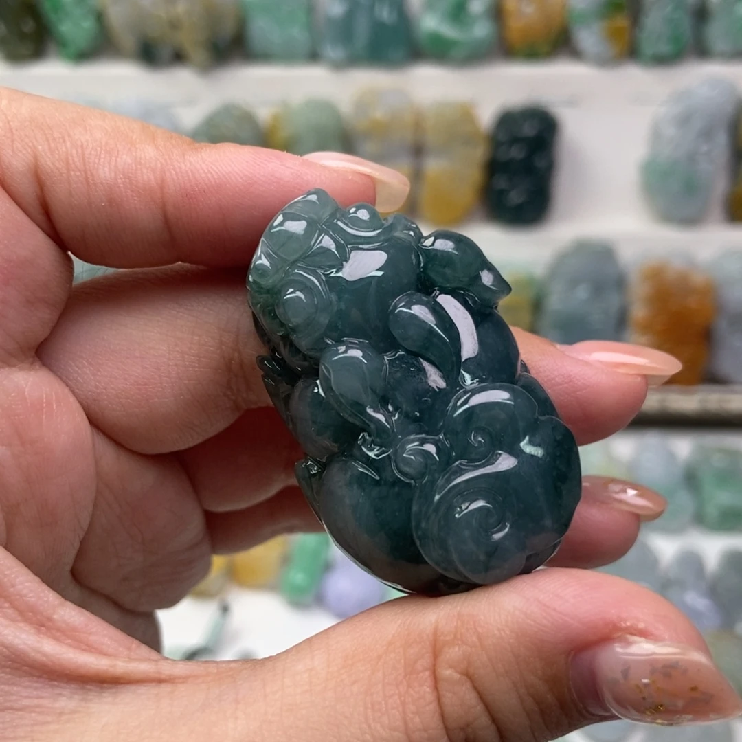 翡翠未镶嵌吊坠(赠链)