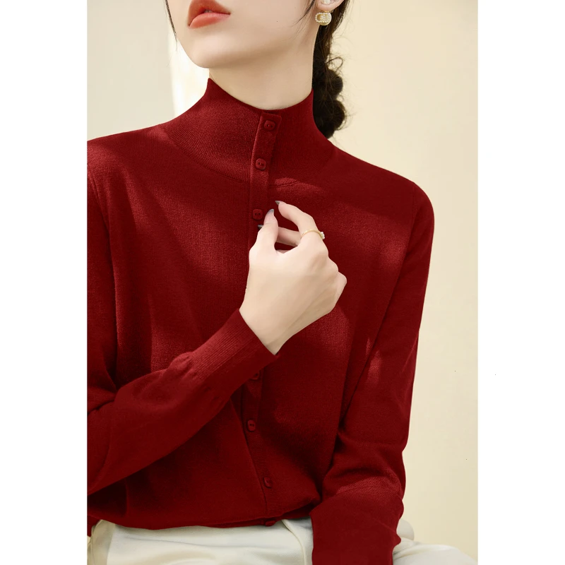 秋冬新款纽扣设计半高领气质内搭小众显白宽松长袖羊毛打底上衣女