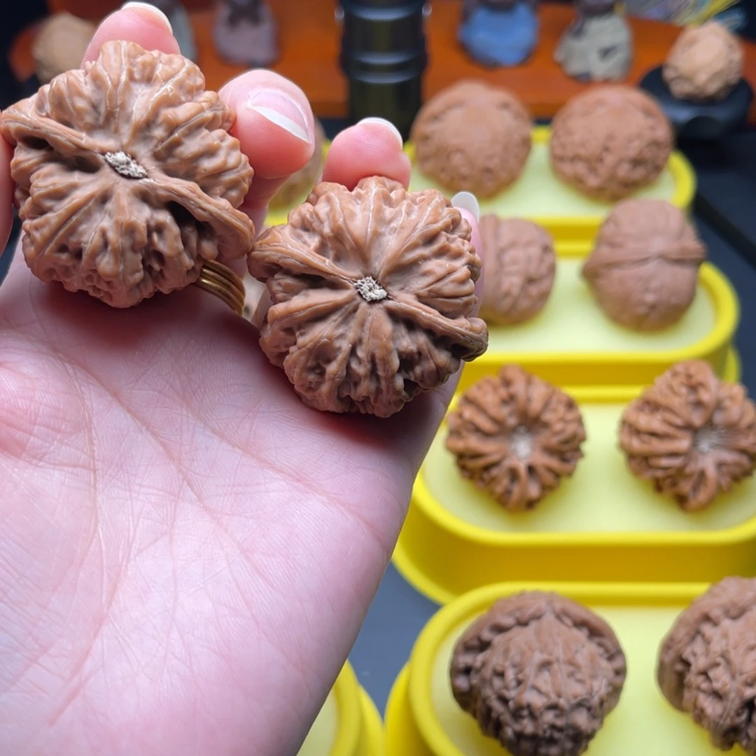 新****把件文玩核桃43粗筋