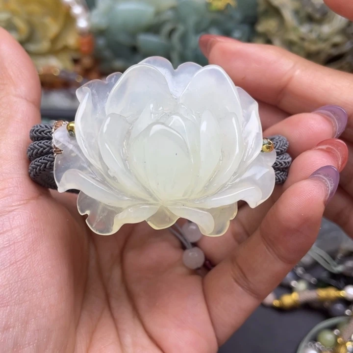 蛇纹石玉未镶嵌吊坠